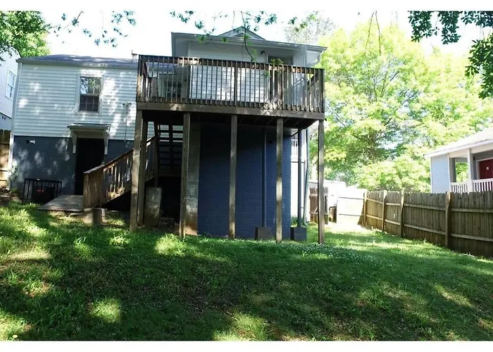 Entire Comfy Home Near Atl Airport -Two Bedrooms