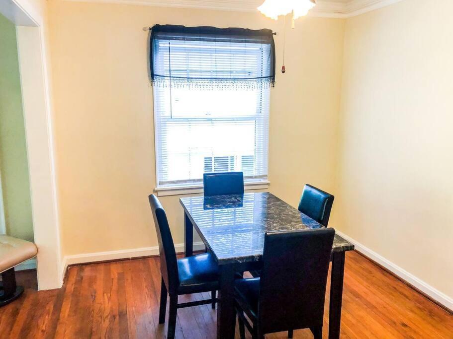 Holiday home Entire Comfy Near Atl Airport -two Bedrooms Atlanta